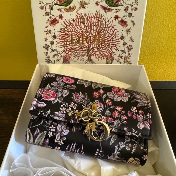 Floral Black Wallet - Picture 6 of 6